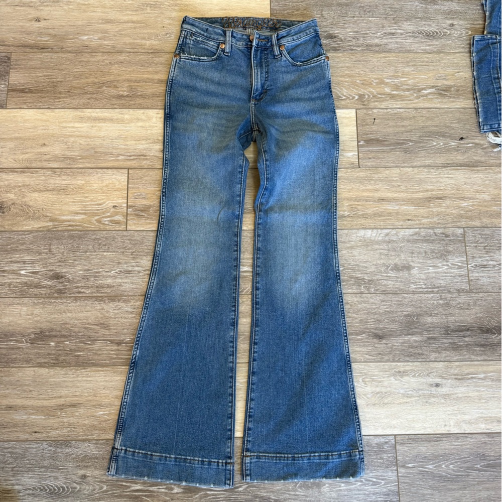 WRANGLER BOOT CUT